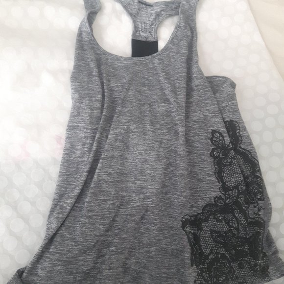 Yoga top and matching sports bra - Picture 5 of 5